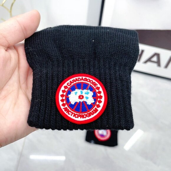 Canada Goose Barrier Gloves - Picture 4 of 4